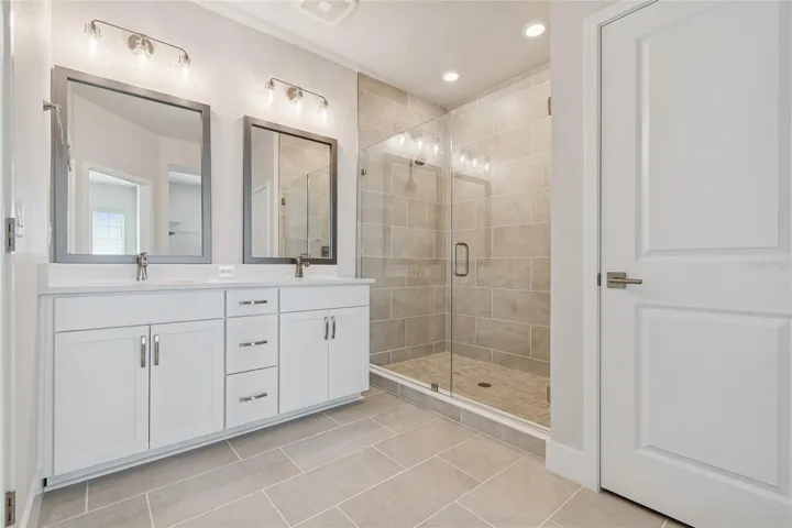 Owner's Bath