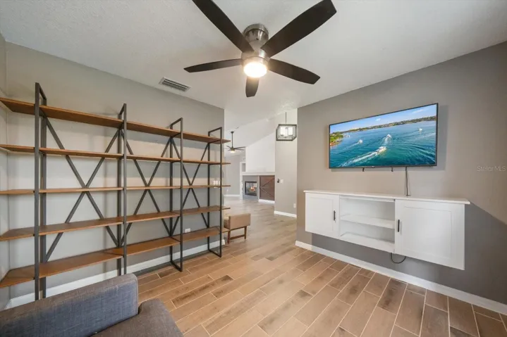 Sitting room - great space for a den/office