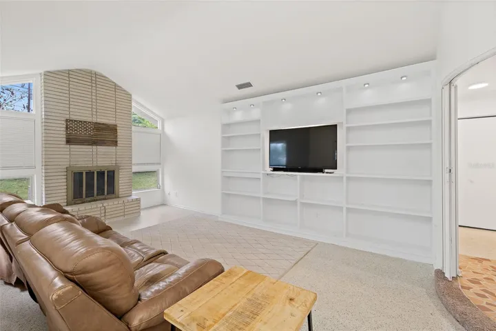 Built-In Shelving Feature