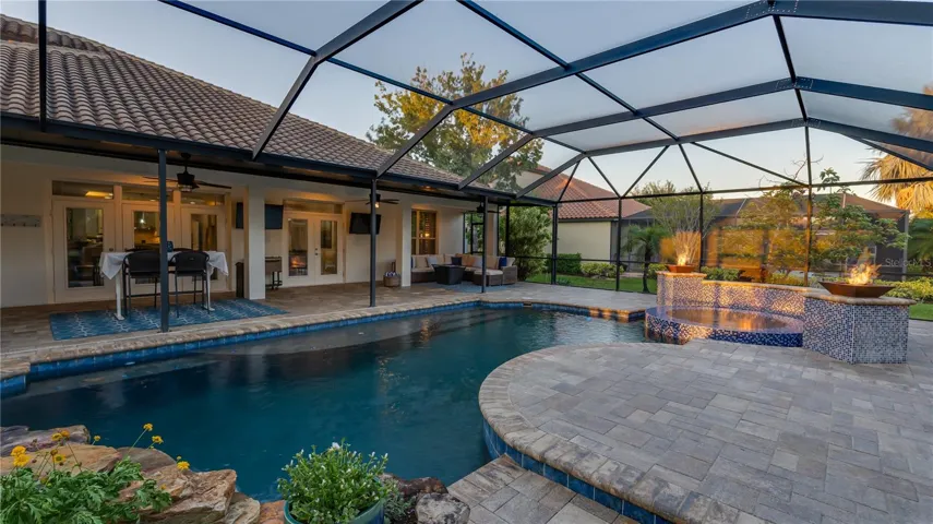 Pool/Lanai