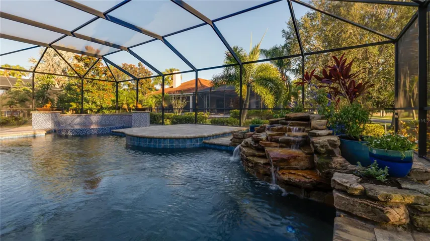 Pool/Waterfall/Spa