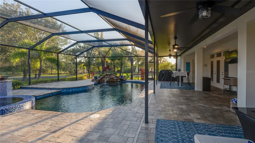 Pool/Lanai