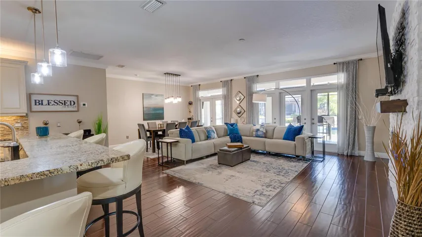 Kitchen Family Room