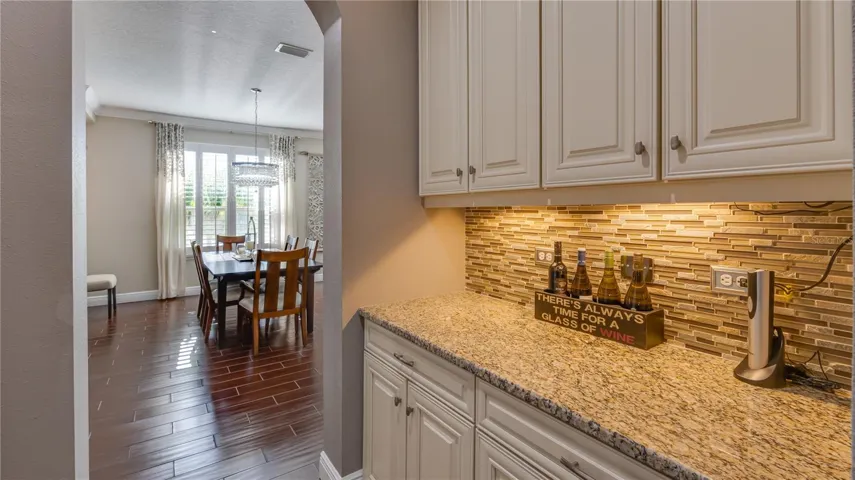 Kitchen Butler's Pantry