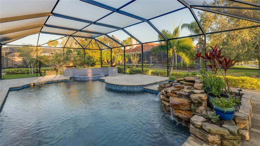 Waterfall/Pool/Spa