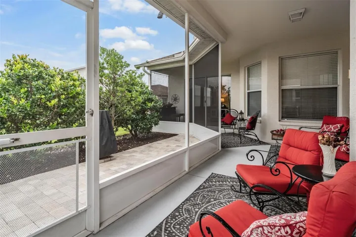 Exterior access from lanai