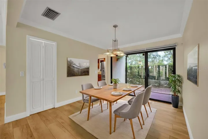 Dining Space (Virtually Staged)