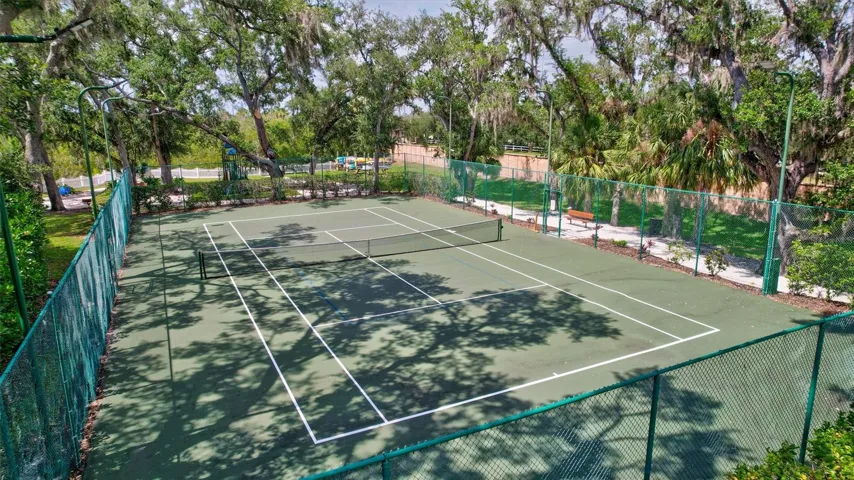 Tennis/picklball court
