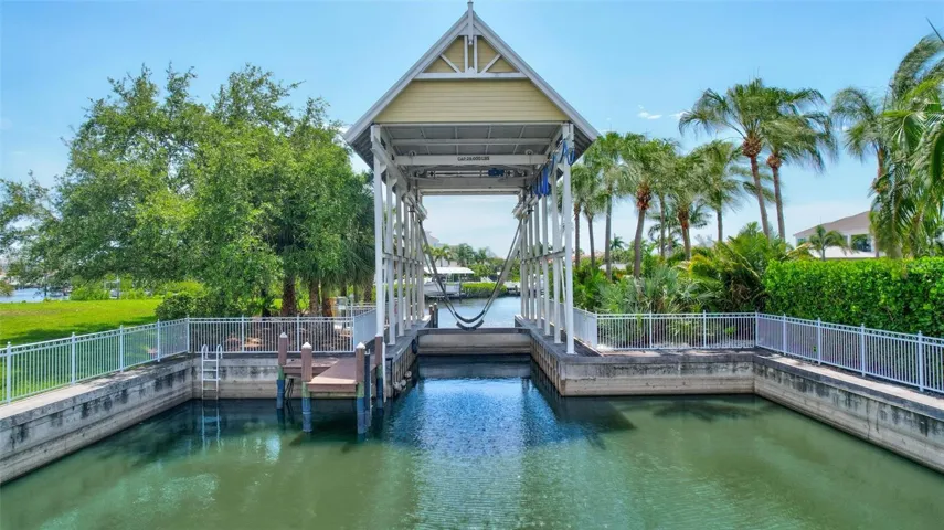 E8 Lift from freshwater to saltwater