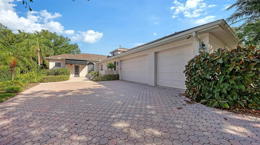 Spacious, Side Entry, 3 Car Garage