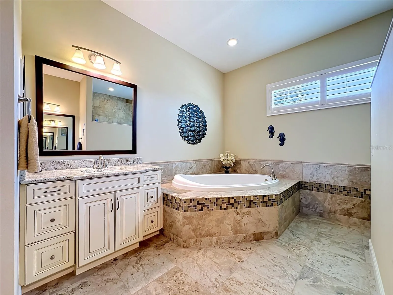 Master Bath with soaking tub