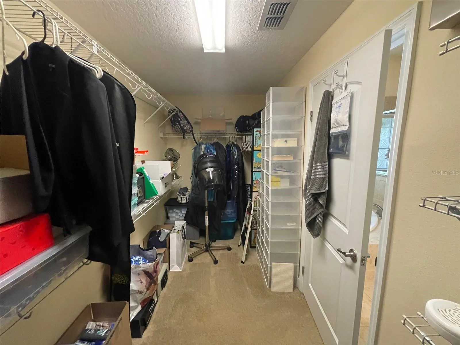 primary walk-in-closet