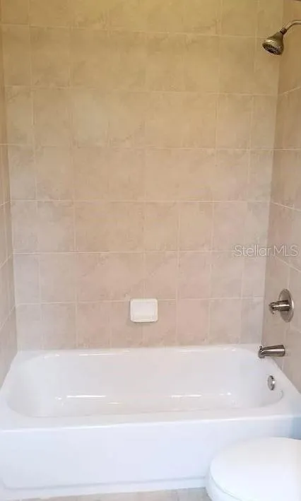 ensuite 3rd full bathroom