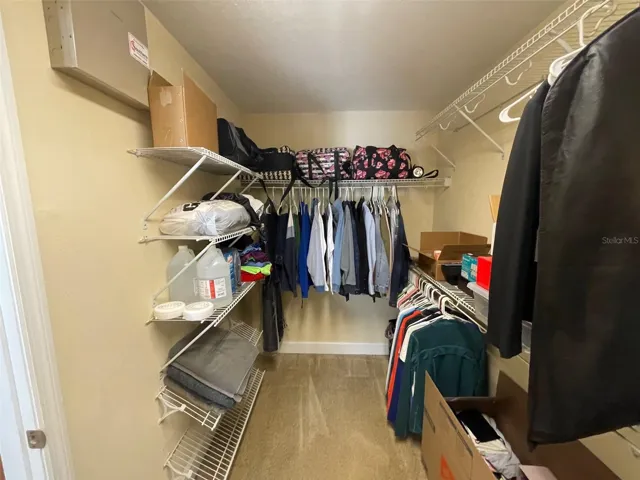 primary walk-in-closet
