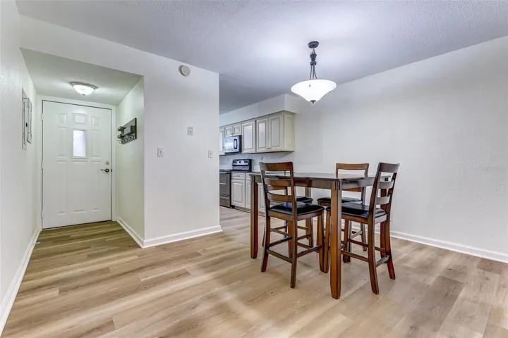 Entryway/Dining