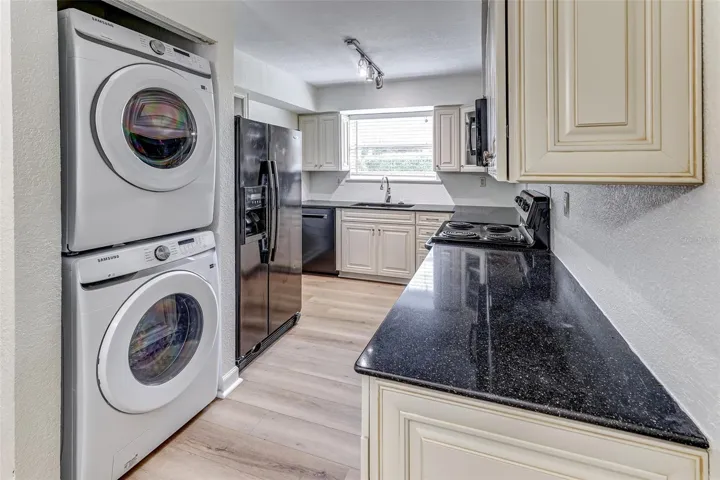 Kitchen w Samsung Washer Dryer