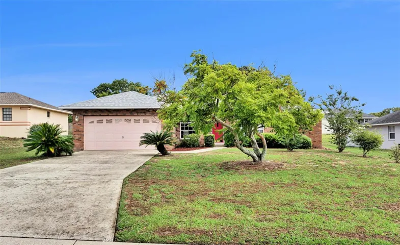Wonderful 3 bedroom, 2 bath with a den/office home