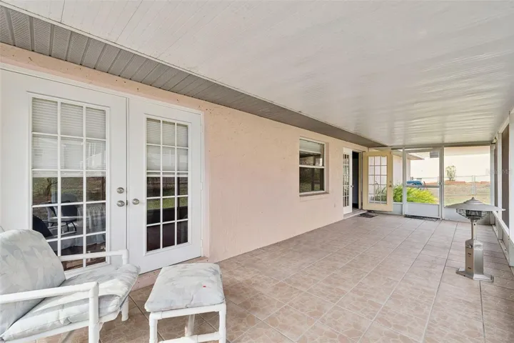 Oversized Screened Lanai