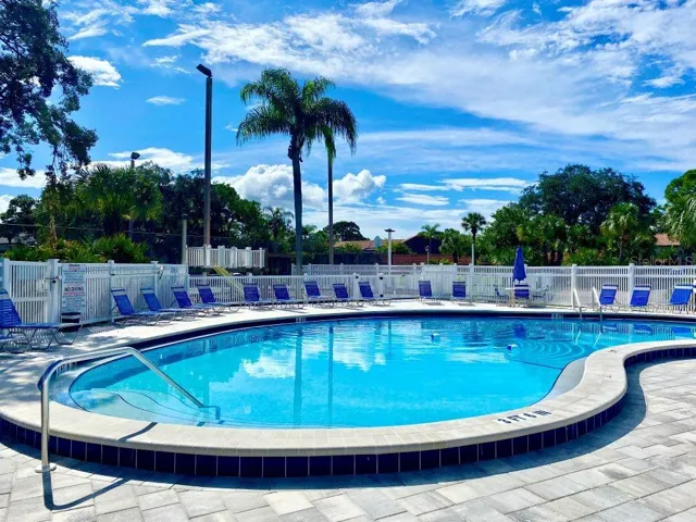 Pool 2
