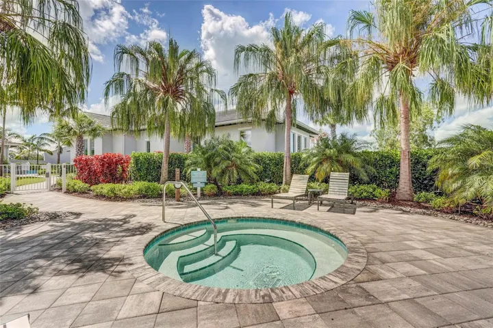 Large Heated Hot Tub