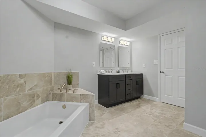 Primary Ensuite Bath