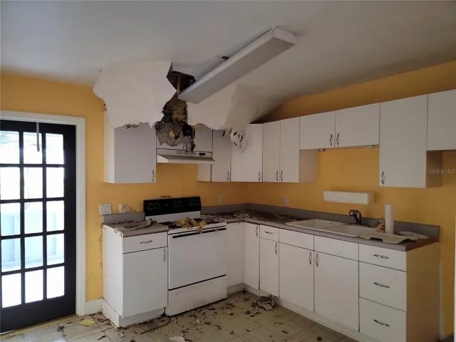 Cottage Kitchen
