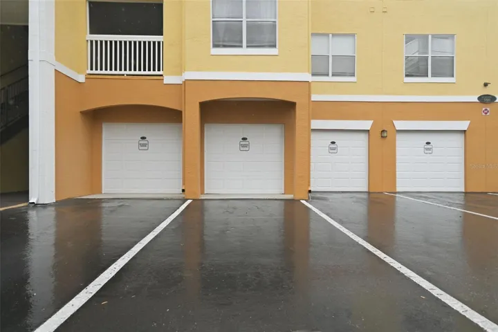 Garage G-26
