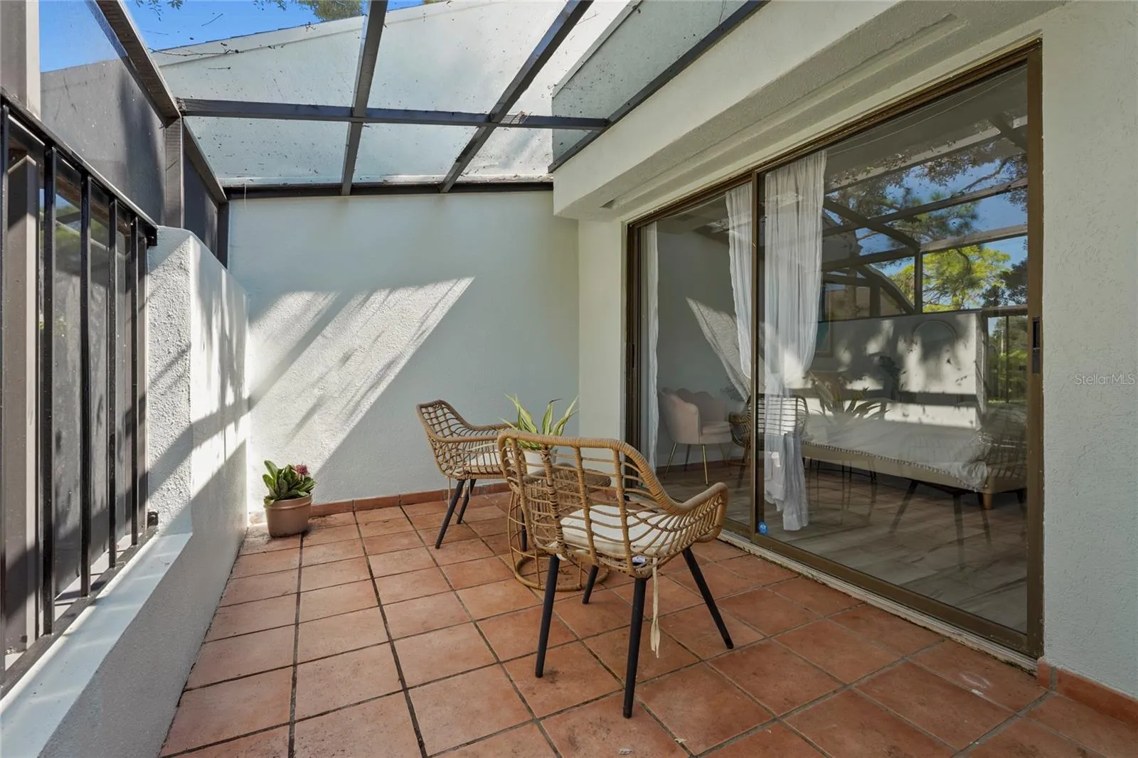 Primary suite screened lanai