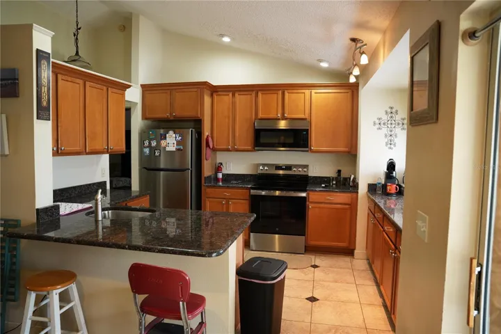 Kitchen with Breakfast Bar
