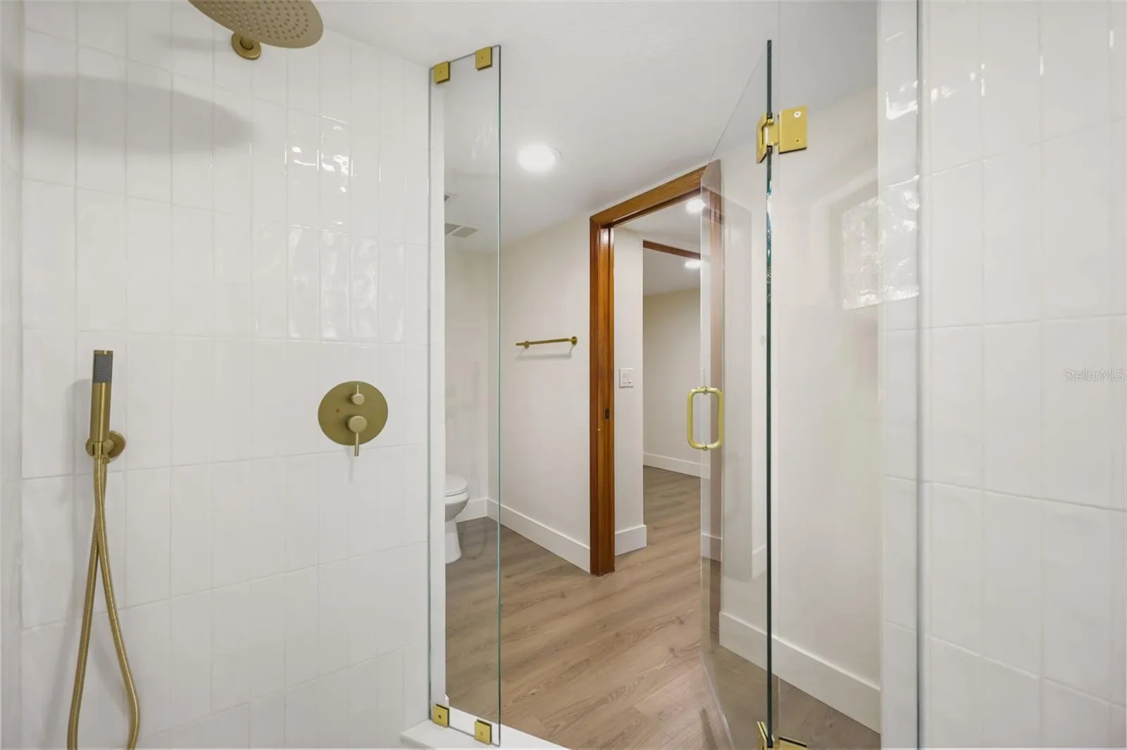 primary en-suite bathroom