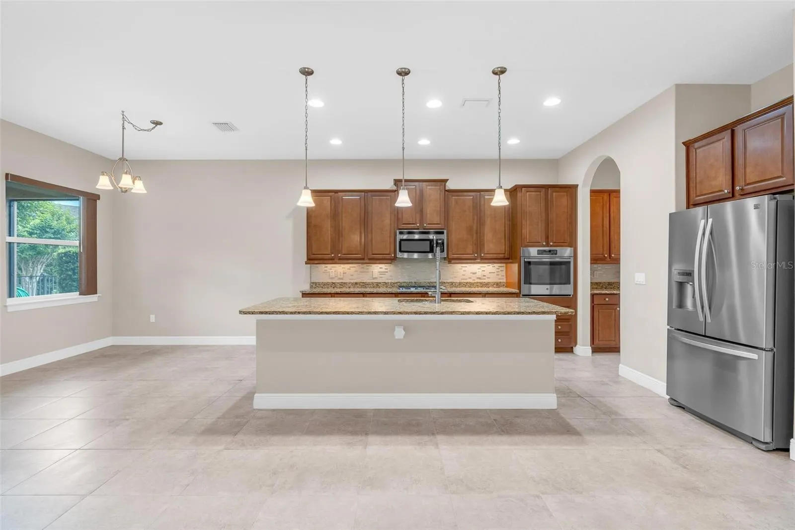UNSTAGED KITCHEN / DINING