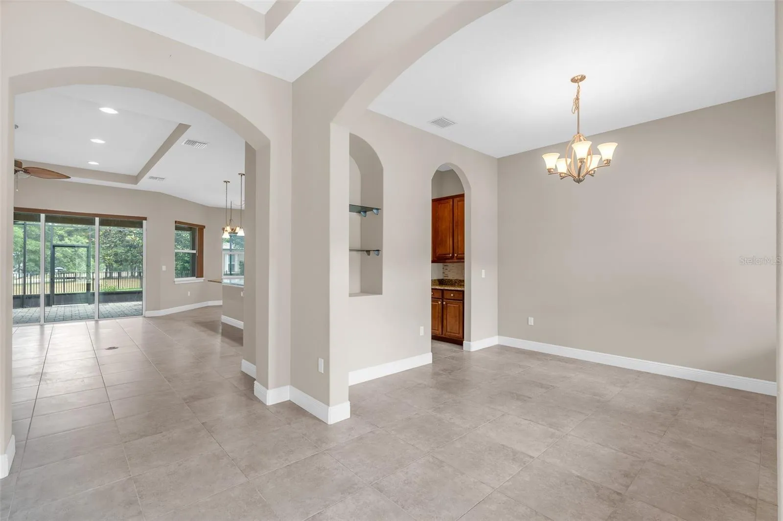 OPEN FLOORPLAN WITH GOLF COURSE VIEWS FROM ENTRY