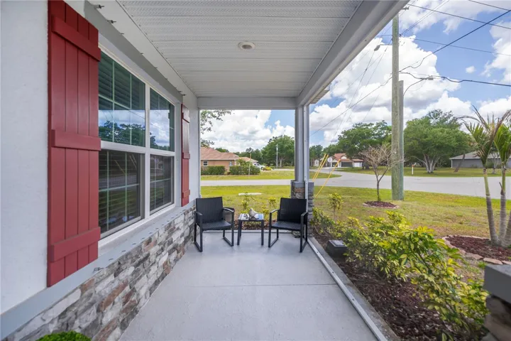 L-Shaped Front Lanai, Perfect for Relaxing.