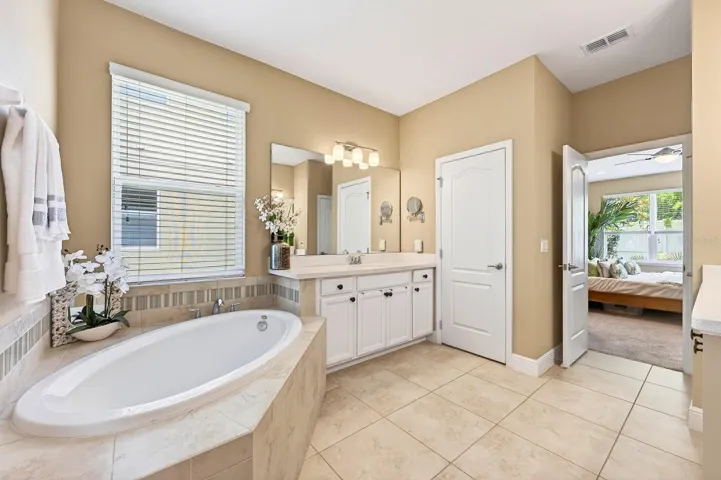Primary en-suite bath.