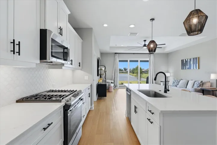 Cushion close cabinetry
