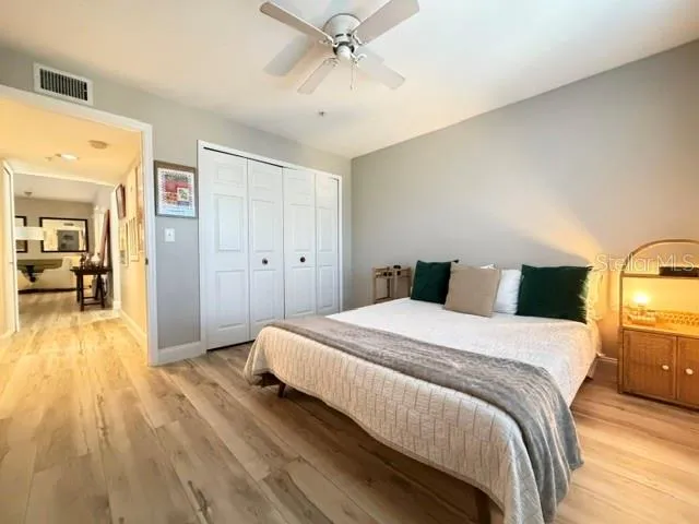 2nd bedroom with built in closet