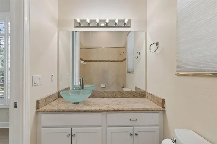 Bathroom 2 en-suite