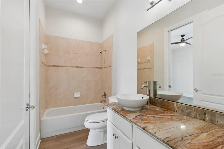Bathroom 3, en-suite with guest access