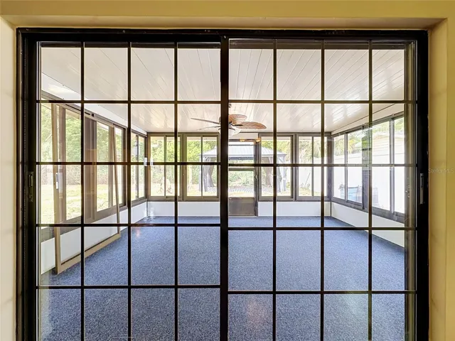 Sliding doors out to a fully glazed ( removable) lanai