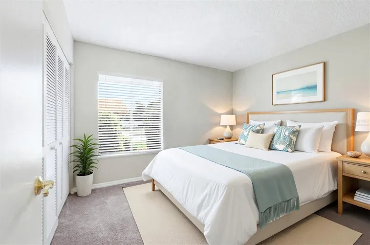 second bedroom w/large closet - Virtually Staged