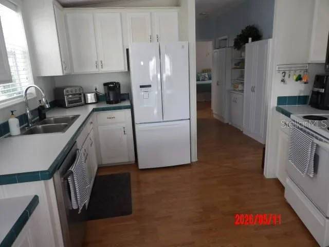 Ample Cabinets and Counter tops.