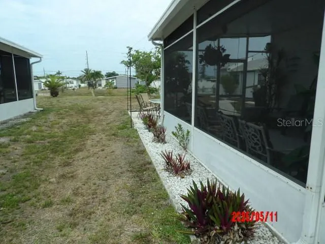 Side of Lanai