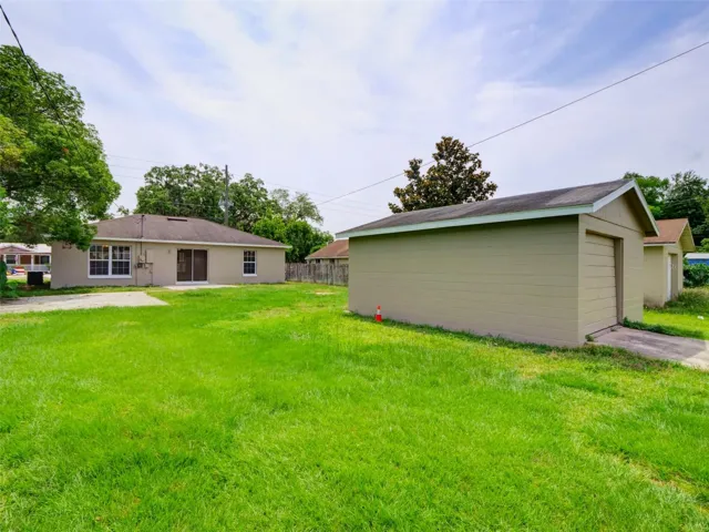 Detached Garage