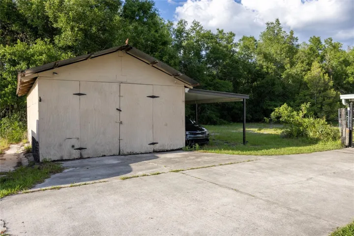 Workshop + Additonal Carport