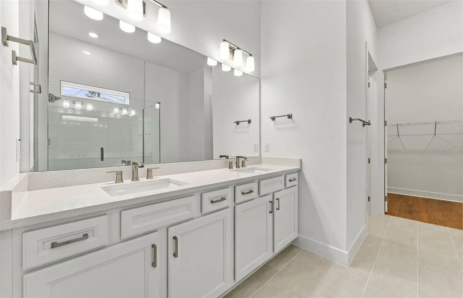 Owner's Bath w/Dual Sinks