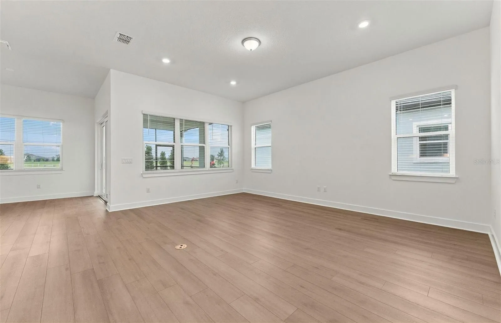Gathering Room w/Floor Outlet