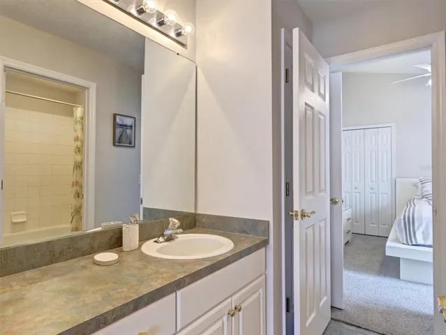 Jack n Jill Bathroom