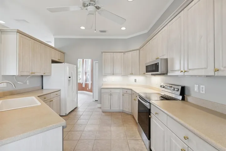 Large Modern Kitchen