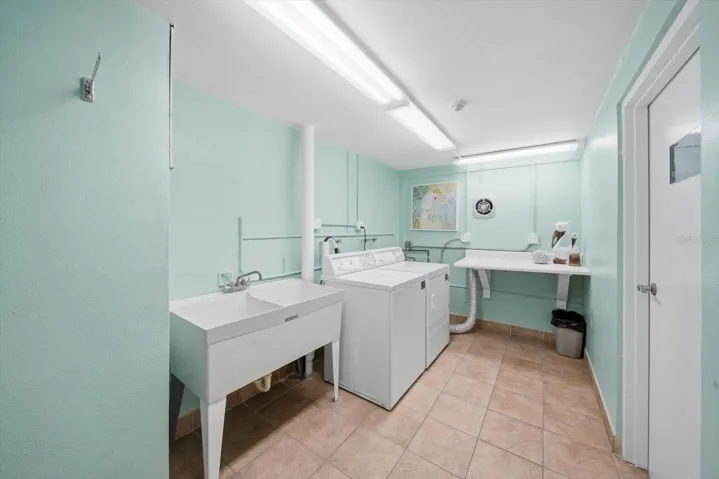 There is an exterior storage room and laundry included in your amenities.