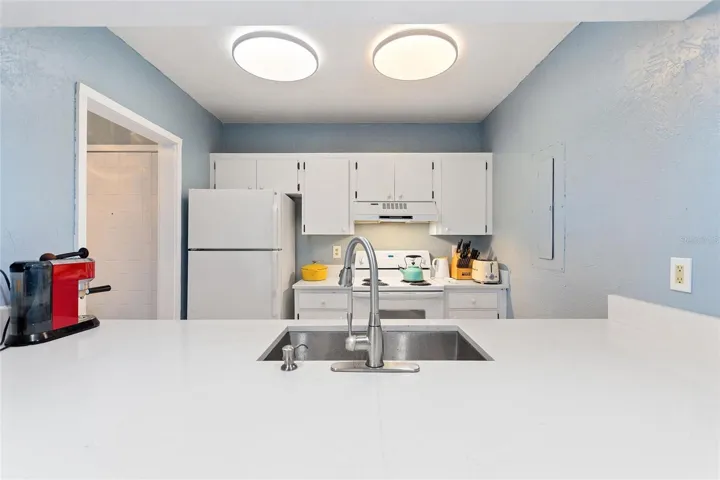 Kitchen with pass through